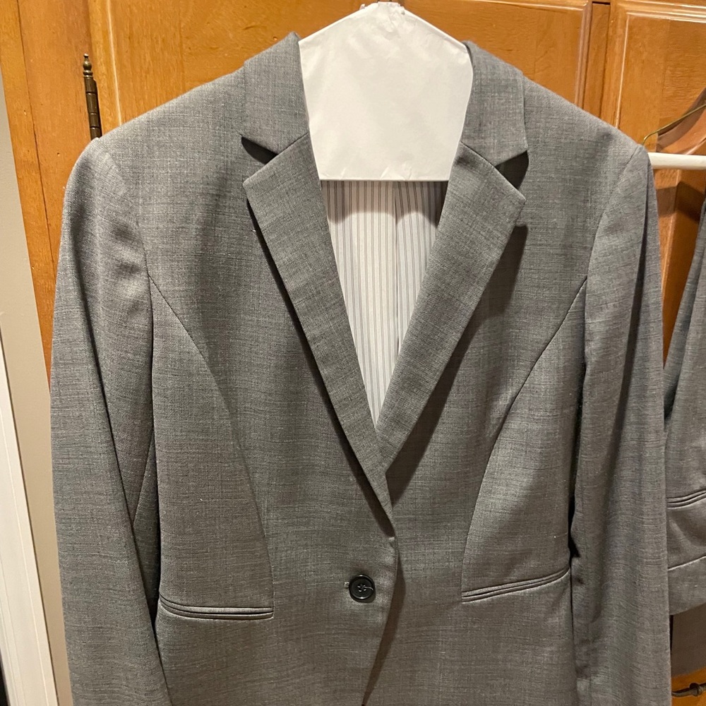 Ann Taylor Women’s suit